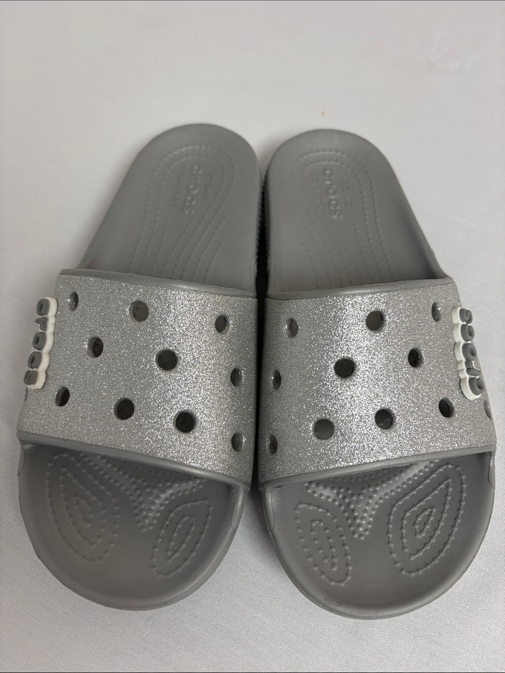 Crocs Classic Glitter Slide Sandals Silver Gray Women’s 9 Men’s 7